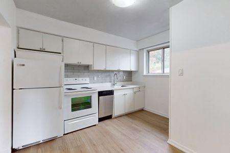 For Lease - 21 Glass Drive, Aurora, Ontario - Photo 5