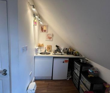 Price £1,100 pcm - Available 02/07/2025 - Furnished - Photo 2