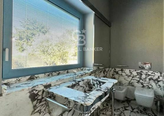 via crociale, Pietrasanta, Tuscany 55045