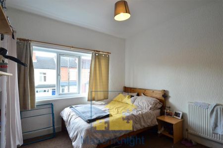 4 bedroom terraced house to rent - Photo 5