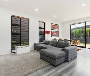 West Harbour Family Oasis - Photo 1