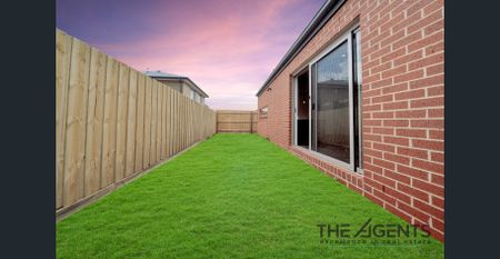 Elegance in the Heart of Aintree! - Photo 5