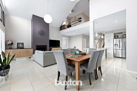 10 Stanford Avenue, Keysborough VIC 3173 - House For Rent | Domain - Photo 2