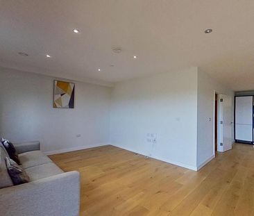 3 bedroom flat to rent - Photo 3