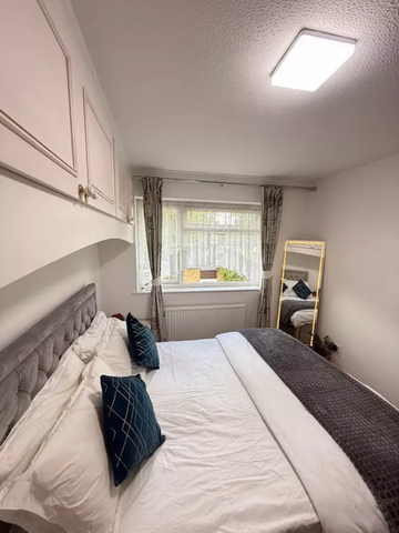 1 bedroom in a house share to rent - Photo 5