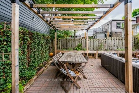 736 Woodbine Avenue #Upper - Photo 2