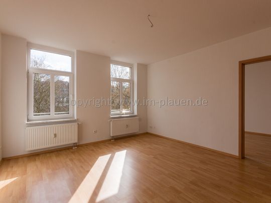 2 Zimmerwohnung in Plauen / Syratal - großzügiger Balkon - modernes Bad mit Badewanne und Dusche - Photo 1