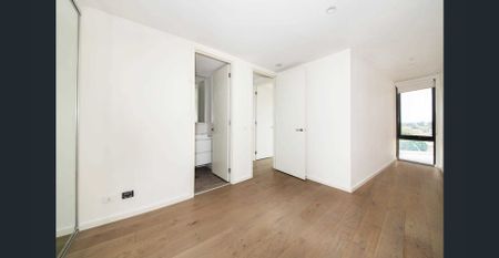 Two bedroom apartment with stunning views - Photo 2