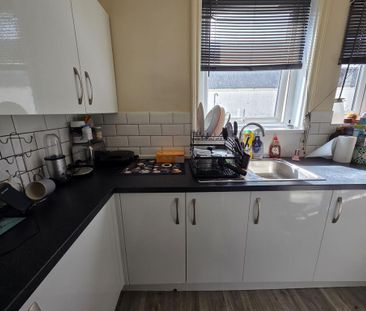 3 bedroom maisonette to rent - Photo 3