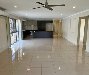 Prestige 4‑Bed Home on Quiet Cul‑de‑Sac — Built‑in Entertainment Area - Photo 3