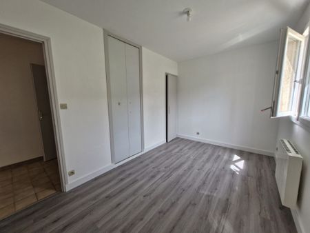 Location Appartement 4 pièces 80m² CHANAS 38150 - Photo 2