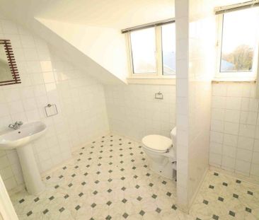 1 bedroom in a flat share to rent - Photo 1