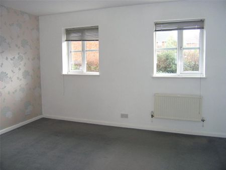 2 bedroom end of terrace house to rent - Photo 3