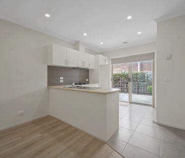 Stylish, Private & Perfectly Positioned - Photo 2