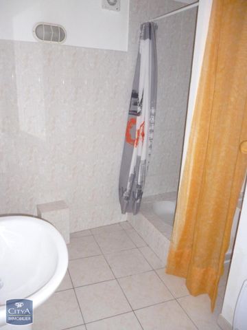 Location Appartement 1 pièce 45m² CLERMONT L HERAULT 34800 - Photo 2