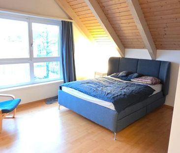 Charmante Dachwohnung grossem Balkon - Photo 5