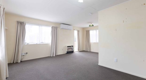 Three Bedrooms - Roslyn - Photo 1