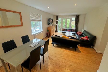 Wey Road, Weybridge, Surrey, KT13 - Photo 2