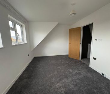 3 bedroom semi-detached house to rent - Photo 4