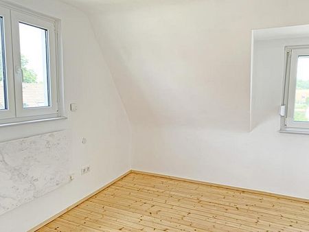 FÜ-Stadeln: ERSTBEZUG nach Renovierung, zauberhafte 2-Zi-Wohnung, 2. OG, inkl. Einbauküche - Foto 2