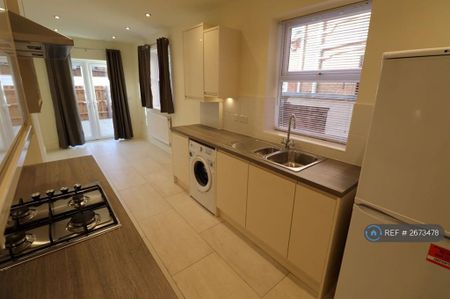 2 bedroom terraced house to rent - Photo 5