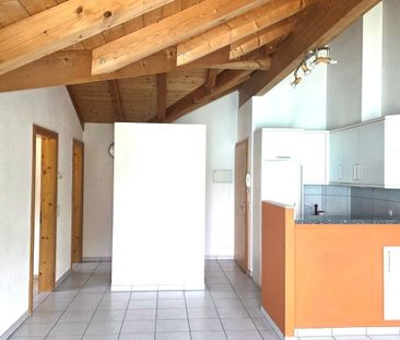 Charmante 3.5-Zimmer-Dachwohnung mit traumhaftem See- und Bergblick... - Photo 3