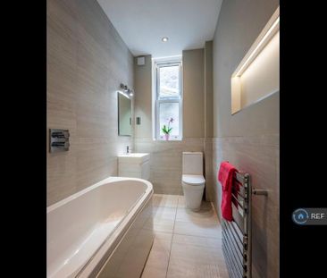 5 bedroom semi-detached house to rent - Photo 1