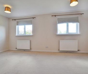 4 bedroom detached house to rent - Photo 4
