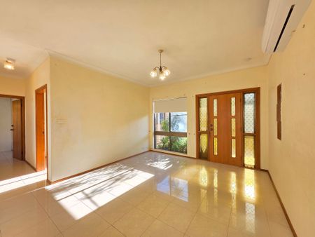 TIDY & CLEAN 2 BEDROOM VILLA FOR RENT - Photo 2