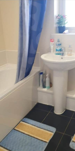 1 bedroom in a house share to rent - Photo 4