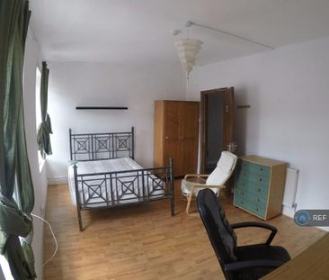 1 bedroom in a house share to rent - Photo 5