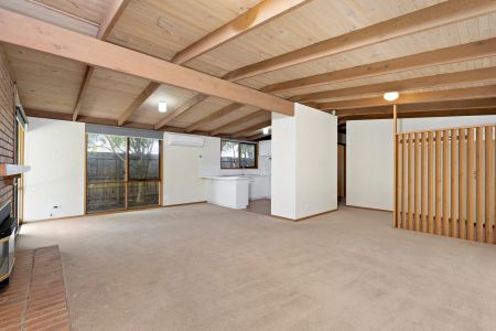 Within minutes to the beach - Photo 4