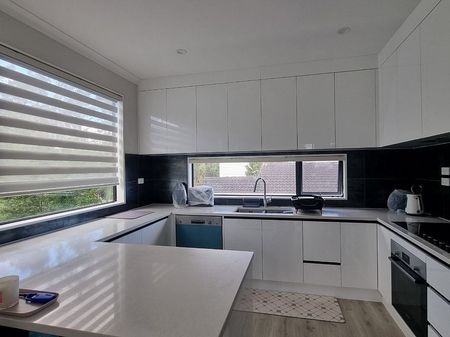 Nice and Clean 4-bedroom house in Massey - Photo 4