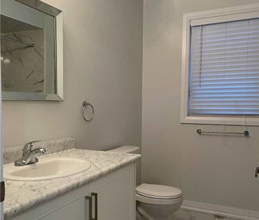 Detached Home For Lease | N8146530 - Photo 5