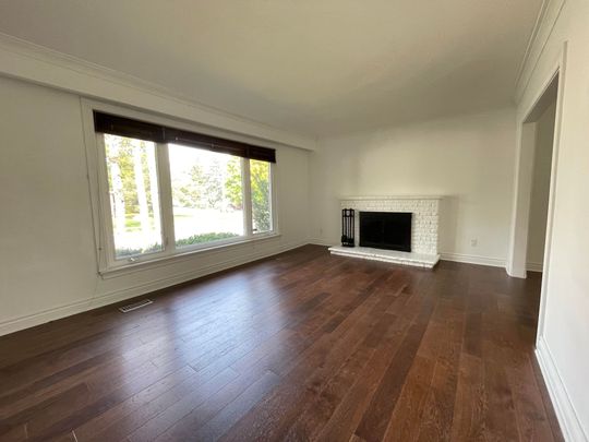 For Lease - 326 Rupert Avenue, Whitchurch-Stouffville, Ontario - Photo 1