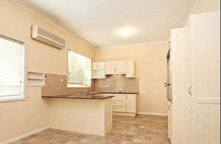 Beautifully presented 3 bedroom home! - Photo 3