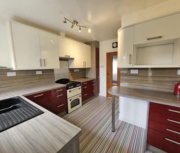 4 bedroom detached house to rent - Photo 1