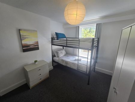 5 bedroom apartment to rent - Photo 3