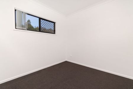 Beautiful 4-Bedroom Family Home Offering Modern Comfort And Convenience. - Photo 2