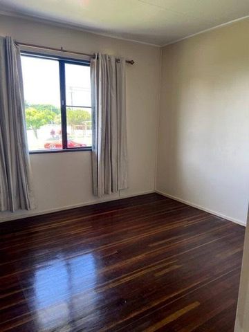 Family Home In East Mackay - Photo 2