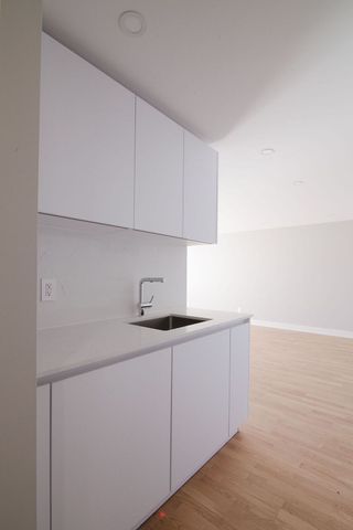 St. Lambert - Photo 2