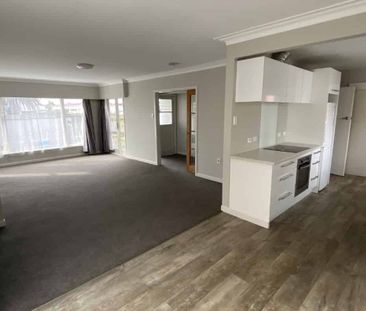 Low maintenance living close to Hamilton Central! - Photo 3