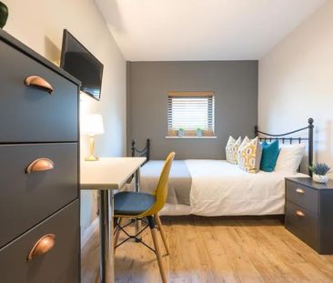 5 bedroom flat to rent - Photo 6