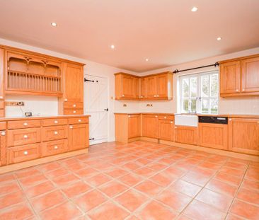 2 bedroom barn conversion to rent - Photo 6