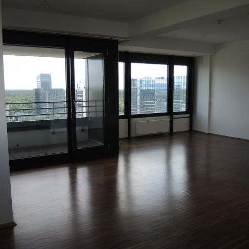Über den Dächern von Frankfurt - Exklusive 4 Zimmer Wohnung in Ffm-Niederrad - Photo 1