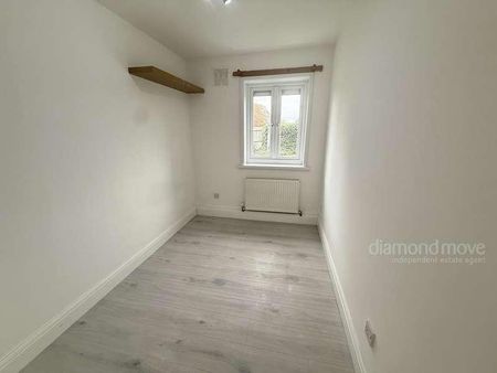 Town Lane, Stanwell, TW19 - Photo 4