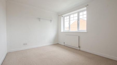 2 bedroom semi-detached house to rent - Photo 4