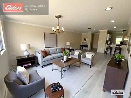 Freshly updated unit in a convenient location. - Photo 2