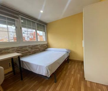 Carrer de Rius i Carrió, L'Hospitalet de Llobregat, Catalonia 08904 - Photo 4