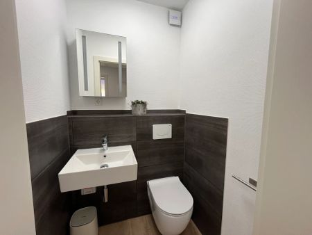 Möblierte 3,5 Zi.-Wohnung mit Wärmepumpe - Erstbezug nach Sanierung, Neubaustandard - Photo 5